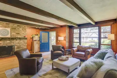 Image de Home in Narragansett w\/ Beach Access!