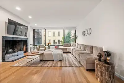 Image de Stylish Upper Eastside Oasis Pool and Rooftop