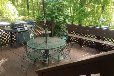 Image de Local Events House on Lake near Hpu, High Point Markets, Nc Hospitals