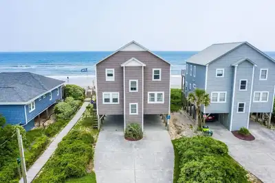 Image de Hot Tub, BeachFront, Private, Hammocks on the Beach