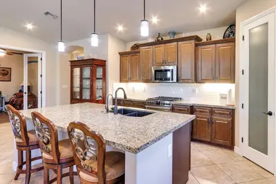 Image de Pool & Golf Course Access at Mesa Vacation Rental