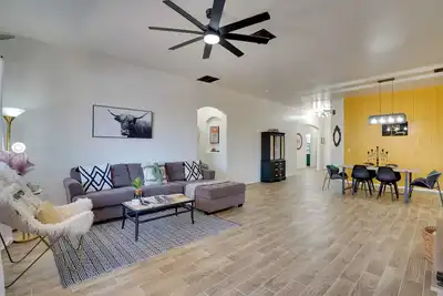 Image de 14 Mi to Dtwn: Tucson Escape w/ Patio!