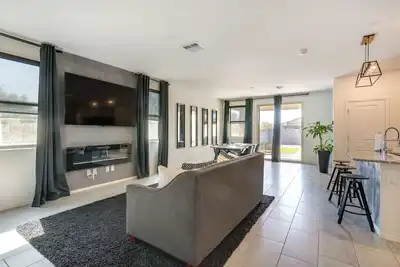 Image de Sunny Arizona Escape w/ Patio, Grill & Fireplace!