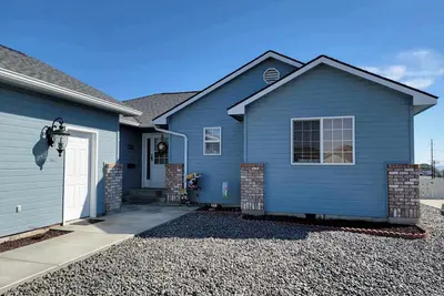 Image de New remodel and great location!