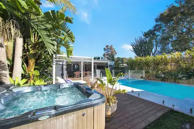 Image de Woy Woy Staycation - Heated Pool & Spa & Wood Fire Pizza & Pool Table & Games