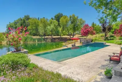 Image de Fairytale retreat at Uc Davis, ultimate privacy and comfort