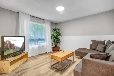 Image de Cozy 3 bedrooms located near River Valley 10173