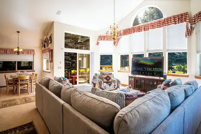 Image de Sunflower Lane - 4bd Sun Valley Retreat + Resort Amenities