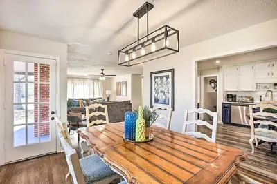 Image de Southern Charm  5 Bedrooms, Sleeps 14, A+ Location