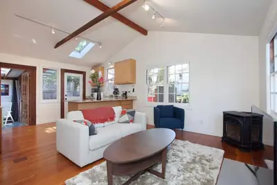 Image de 2213 Curtis Street, Berkeley · Berkeley Cottage, Comfy, Stylish ★ Good Wi-Fi