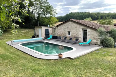 Image de Gîte La Tuilerie moderne avec piscine