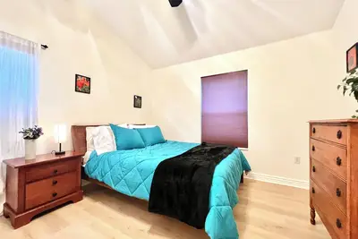 Image de The Re-Imagined Family Cottage