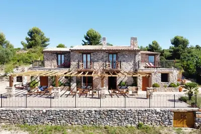Image de Luxury 7-bed mountain-top ecolodge with sea views - La Cueva de Miravet