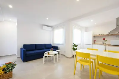 New 2 bedroom, city & beach by 10ToSea