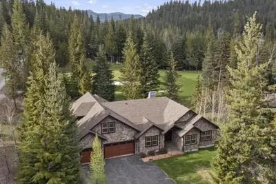 Image de Beautiful Priest Lake Home on the Golf Course