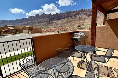 Image de Moab Rim Views! I Pet Friendly I Garage I Pool & Hot Tub