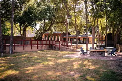 Image de Sargent, Tx Spacious, Creekfront Home, Amazing Outdoor Space & 2 Fishing Piers.