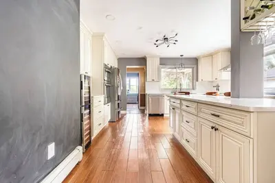 Image de Modern Castle-like 3bd/2ba/den, close to Nyc!