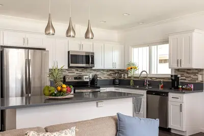 Image de Ho'omaha Haven, Modern Remodel, 2 Kitchens, A/C