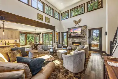Image de Unwind in Modern Luxury- Scenic Forest Views+ 5 EnSuites+Summer+Midweek Promo