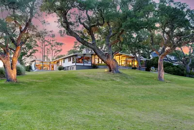 Image de Waterfront Oasis: Dock, Recreation Hall & Pet-Friendly!