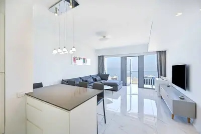 Image de Modern 2br Amazing Sea View W/Parking by HolyGuest