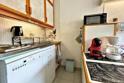 Image de À 10m des pistes de ski, 12ème étage, vue montagne, balcon, télévision, casier à ski, 19m²