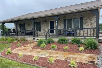 Image de BlueRidge Pkwy cozy pet friendly home w\/fenced yard, lovely views from decks