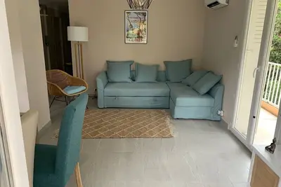 Image de Appartement 4 pièces La Croix des Garde Cannes, dans parc arboré