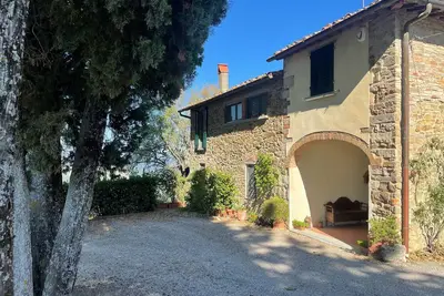 Image de Cozy and bright, at the Pieve di San Leolino in Panzano in Chianti.
