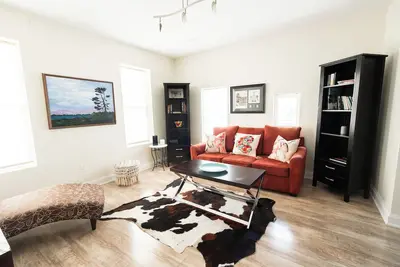 Image de Spacious 3 Bedroom Apartment in Heart of Niagara
