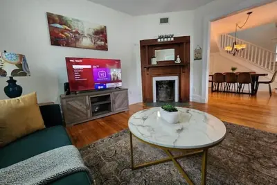 Image de 4/2 Historic Bungalow Dt Sanford