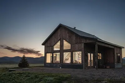 Image de Experience Montana's Rustic Charm in the Big Hole Valley!