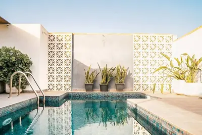 Image de A beautiful farmhouse with a rooftop pool