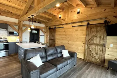 Image de Riversong Timberframe Cabin with Gorgeous  Water Views