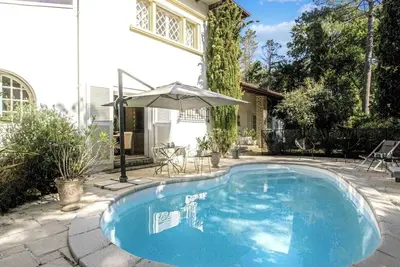 Image de Villa 10 personnes avec piscine au golf d'Hossegor. Ville, océan et lac à pied.
