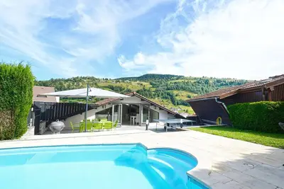 Image de Bargkass - Vue montagne et piscine