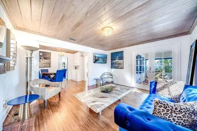 Image de 2 Bd Historic Delray Beach Cottage walk to the Ave