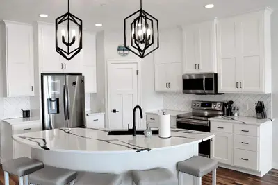 Image de WaterfrontCondo! BridgesBay! AmazingViews! Pets! Pools! Fitness! Arcade! 4kingbedrooms!