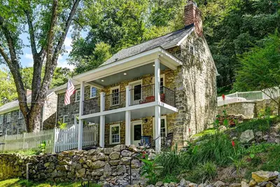Image de Cozy granite home in walking distance to Old Ellicott City