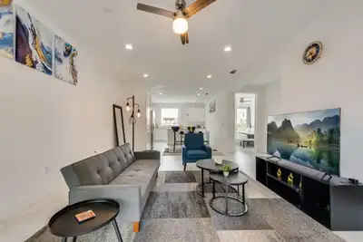 Image de Metro View 2br I Parking I King Bed I Workspace