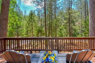 Image de Yosemite, Pine Inn at the lake