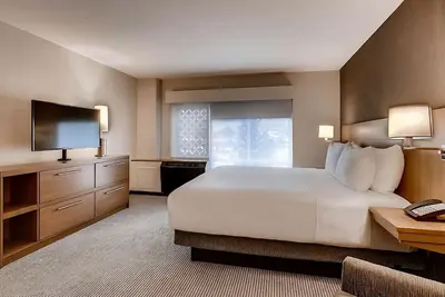 Image de Perfect Family Ski Trip! Pet Friendly Hotel, Soothing Jacuzzi, Free Breakfast!