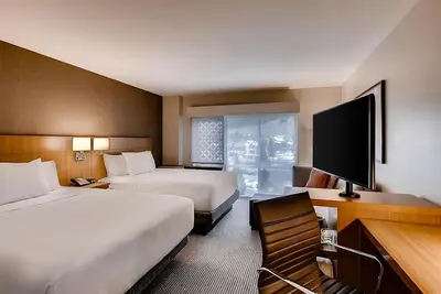 Image de Mountain Views, Ski Slopes, Heartwarming Breakfast, Jacuzzi, All in One Place!