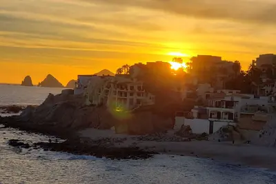 Image de 1Bedroom Suite with Ocean View from your Balcony Plus Access to a Private Beach!