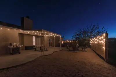 Image de Relax, Play & Explore: Ultimate Desert Hideaway!