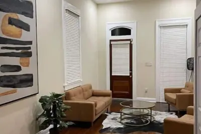 Image de Entire Unit Close to Everything! Ya gonna love it!