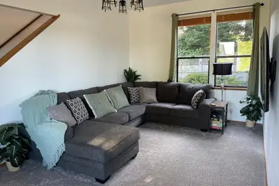 Image de Close to the beach, redwood forest and restaurants yet private.