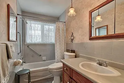Image de 2 beds in private room B with free parking - 15 min downtown