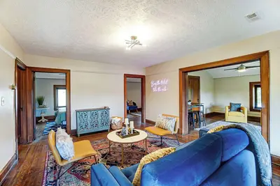 Image de Cozy carriage house on a 2 acre mansion estate